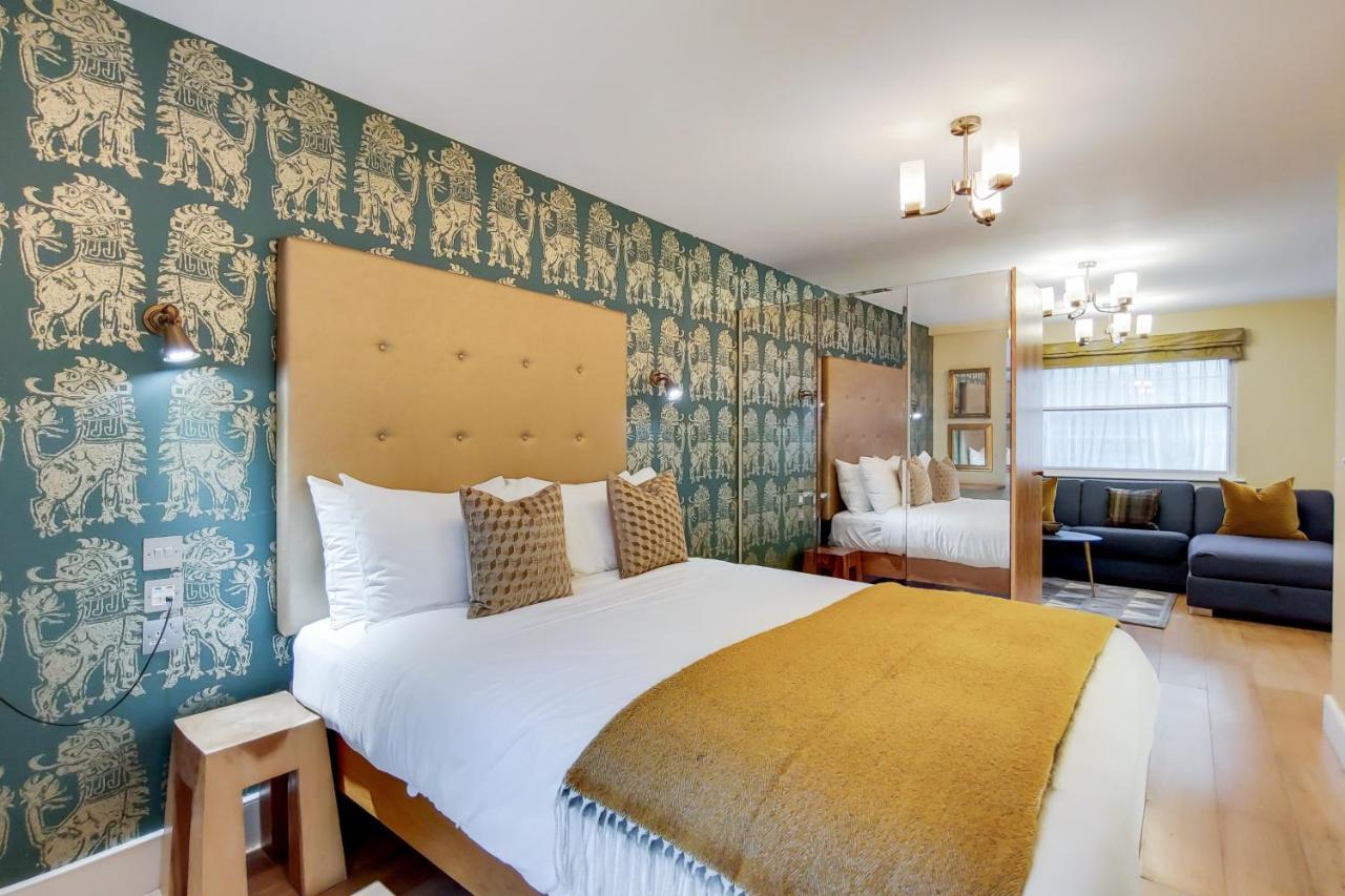 Luxury 1-Bed Apartment with Patio
