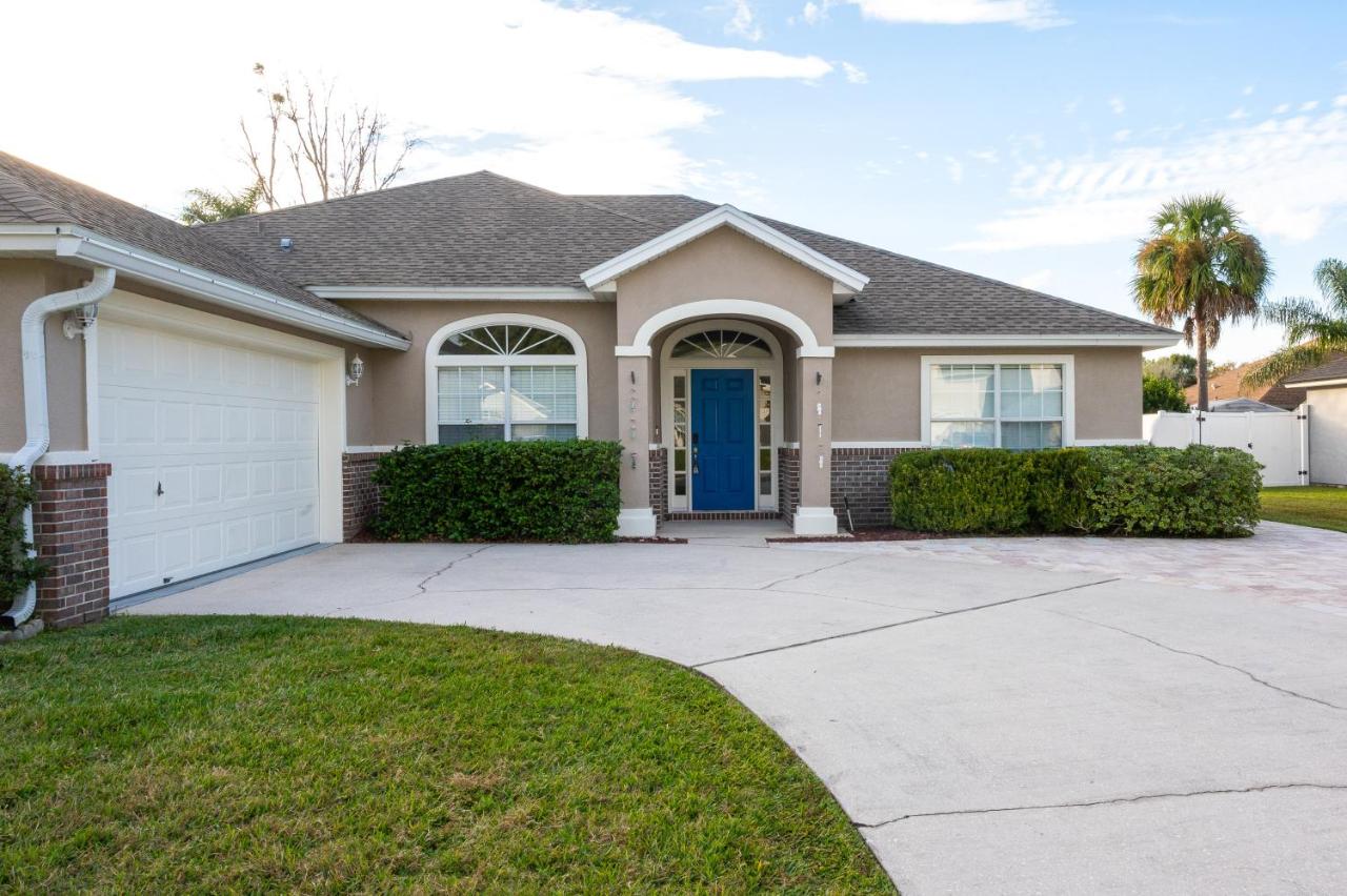 Lovely Family Home with Lanai, 6 Mi to Amelia Island - Ferienwohnung