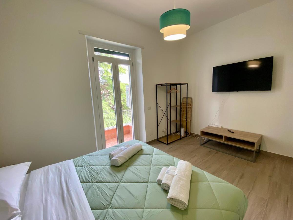 Le primule - 15 minuti dal Colosseo - Metro Mirti - B&B Roma