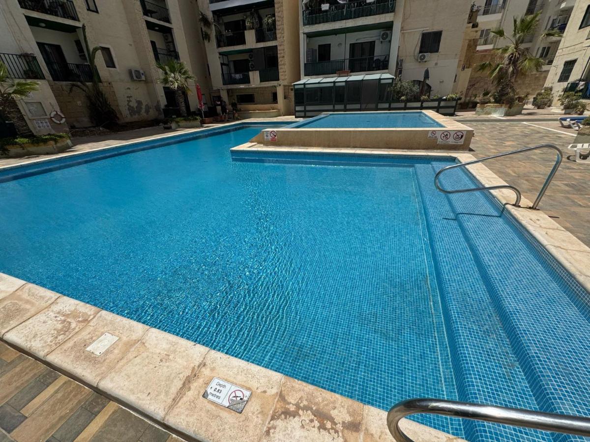 Bugibba Luxe Pool Penthouse - B&B San Pawl il-Baħar