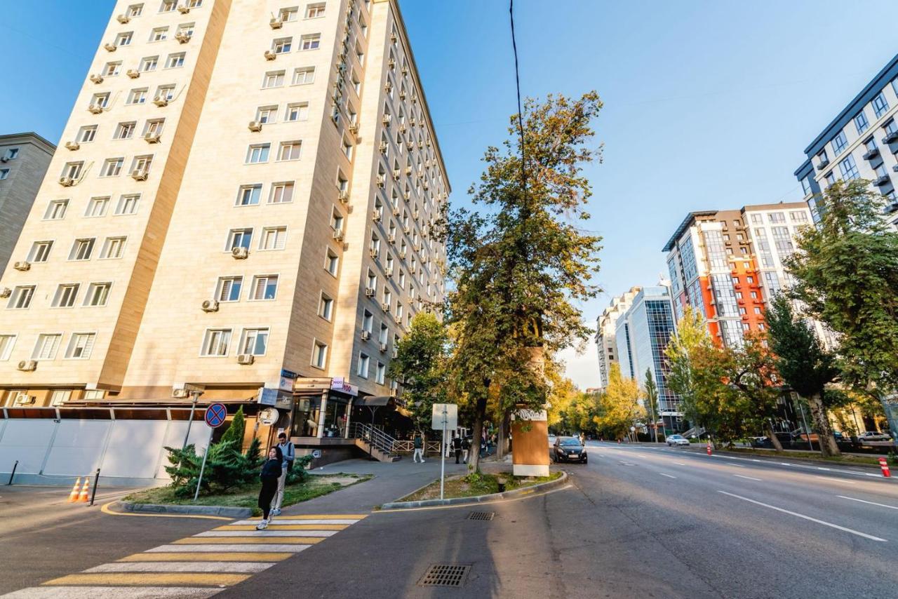 Уютные апартаменты в центре Алматы с видом на Кок-Тобе и горы - Chambres d’hôtes