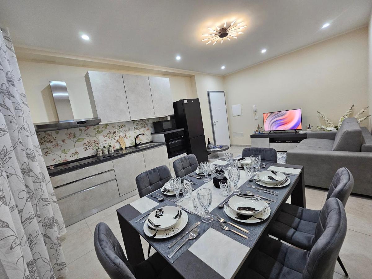 Apartment mit 2 Schlafzimmern und Balkon