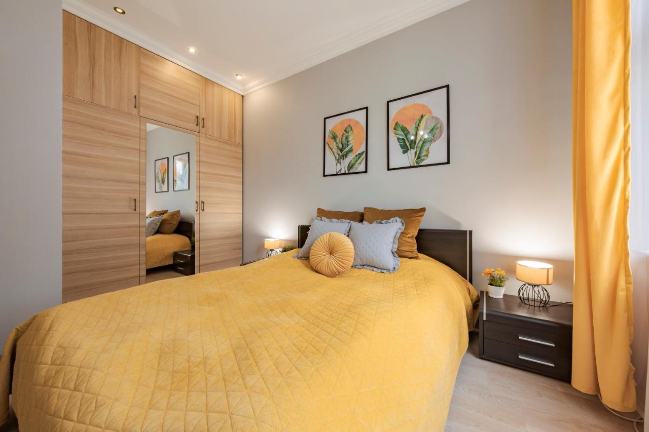 Apartment (4 Adults)