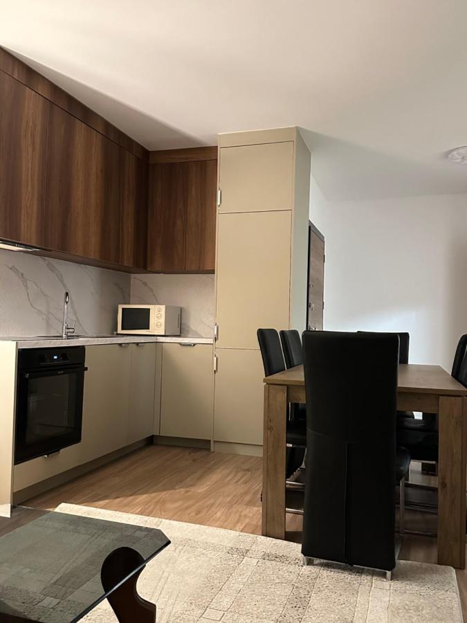 heart of the city - Bed and Breakfast Ferizaj