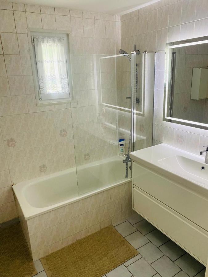 Maison familiale - Jardin - Parking - Wifi - Ferienwohnung Pithiviers