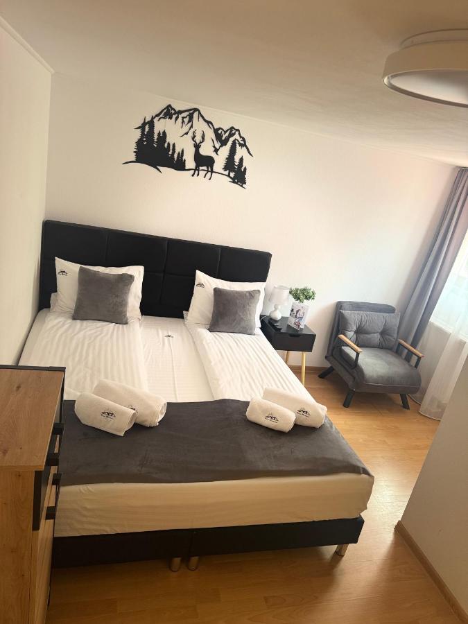 Camera Matrimoniale con Letto Supplementare