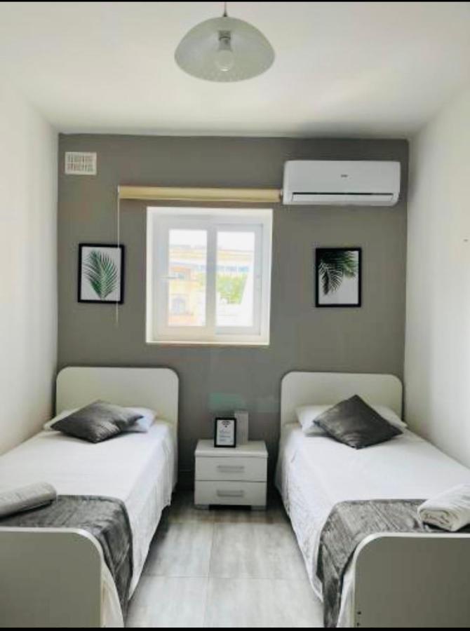 Cozy room with two single bed in near by Eslöv station - B&B