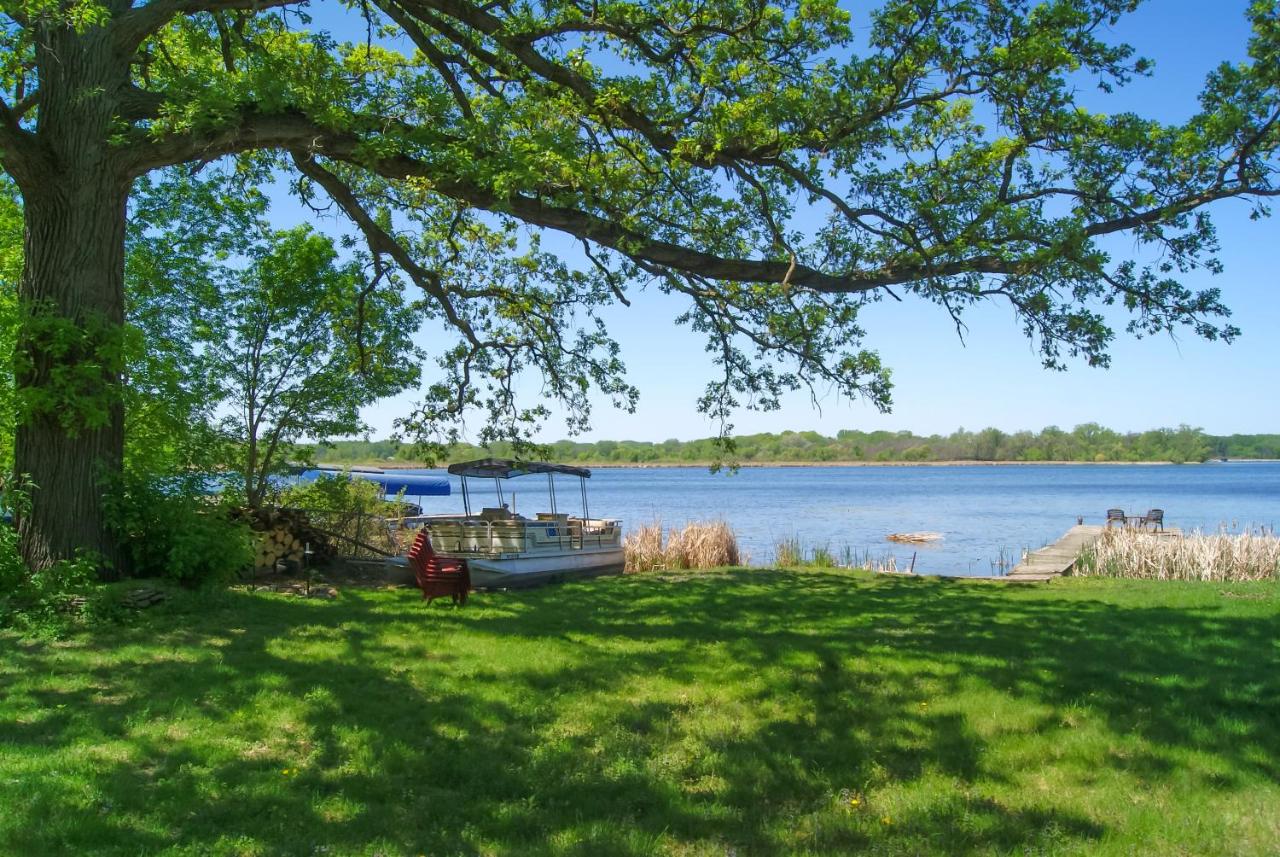 Waterfront Eagle Lake Home with Yard and Deck - B&B Maple Grove