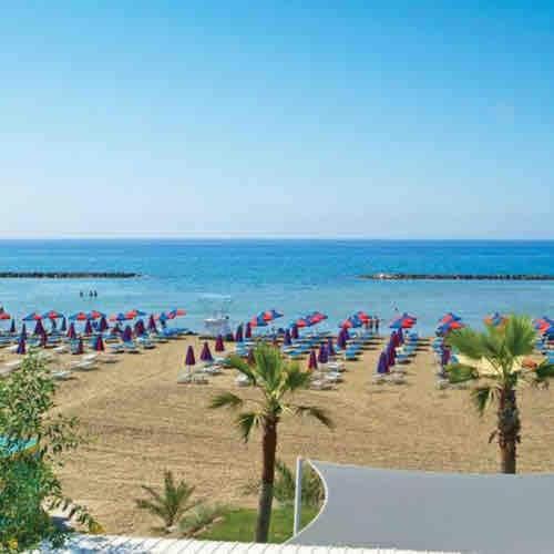 Angelina retreat close to beach - B&B