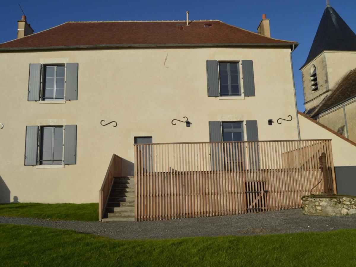 Presbytère écorénové avec terrasse et vue sur étang, proche Parc Naturel Régional de la Brenne - FR-1-591-180 - B&B
