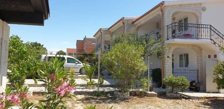 Apartmani Samanta&Amanda, VIR, - B&B