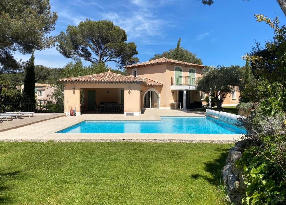 Belle villa dans clos privé - Saint Raphaël Boulouris - B&B