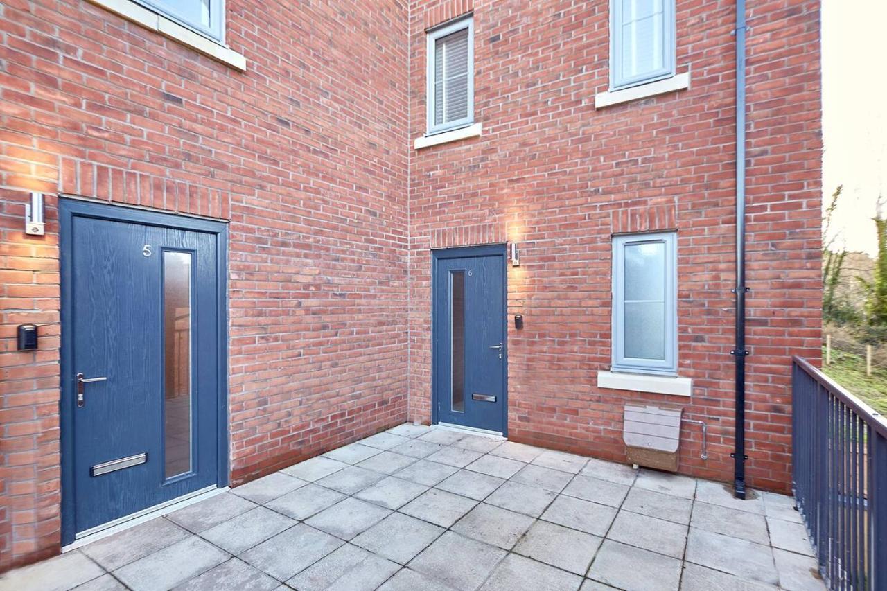 Shell House with parking and dog friendly! - Bed and Breakfast Whitby