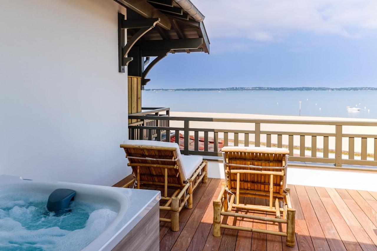 Suite with Panoramic View and Jacuzzi