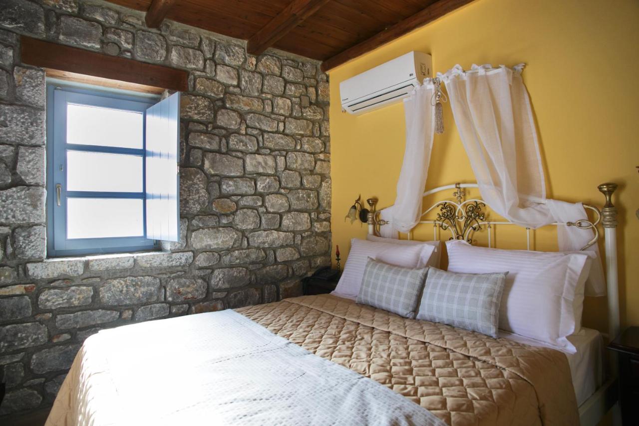 Apartment with Fireplace and Sea View