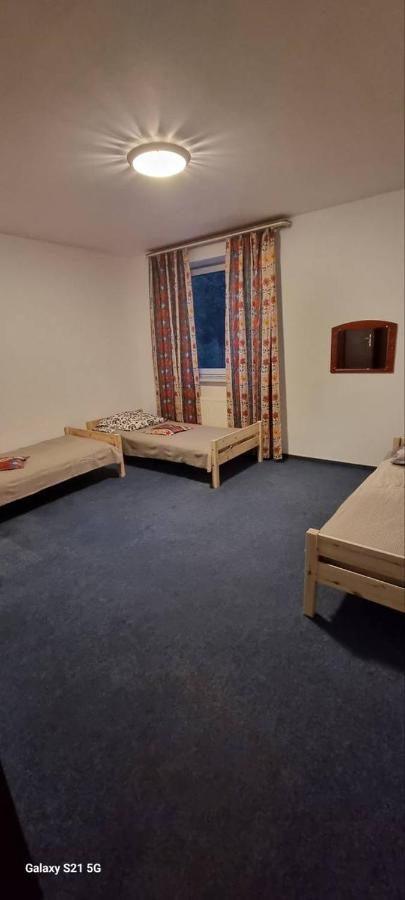 Driepersoonskamer met Eigen Badkamer