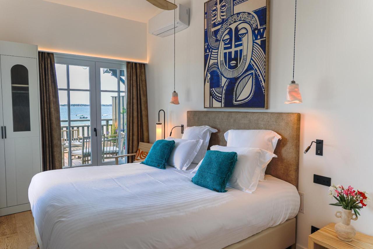 Suite with Panoramic View and Jacuzzi