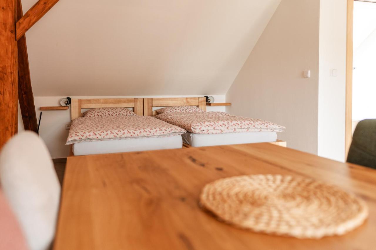 Doppel- oder Zweibettzimmer
