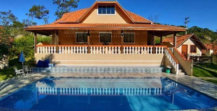 Chalés Villa Pinhal - Hidromassagem dupla, lareira e café da manhã - 12 km do centro - Chambres d’hôtes Santo Antônio do Pinhal