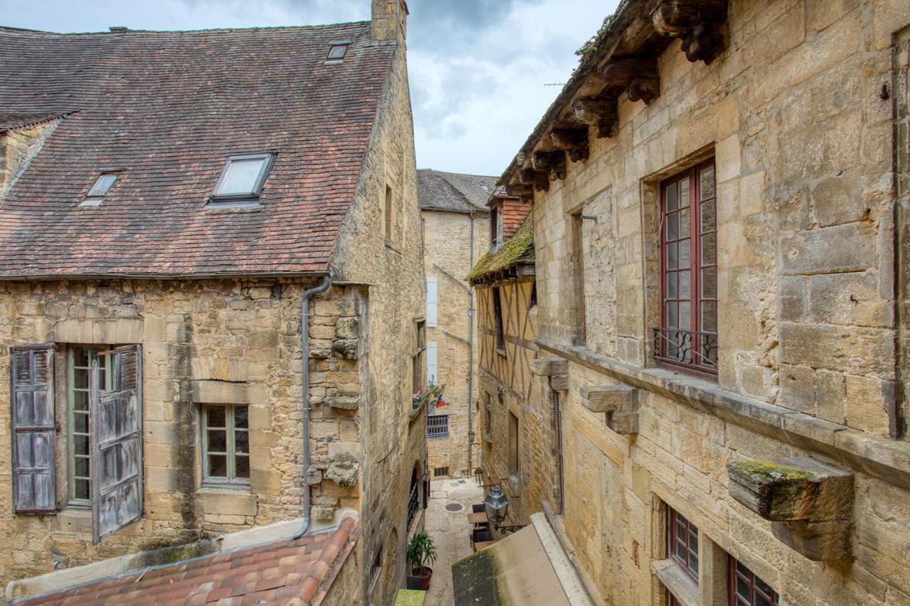 3 pièces, plein centre, monument historique, "Armure" - B&B Sarlat-la-Canéda