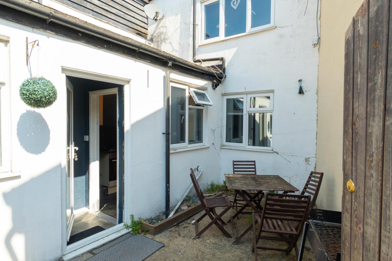 Spacious Cosy City Centre House - Perfect for Family & Contractors - Chambres d’hôtes