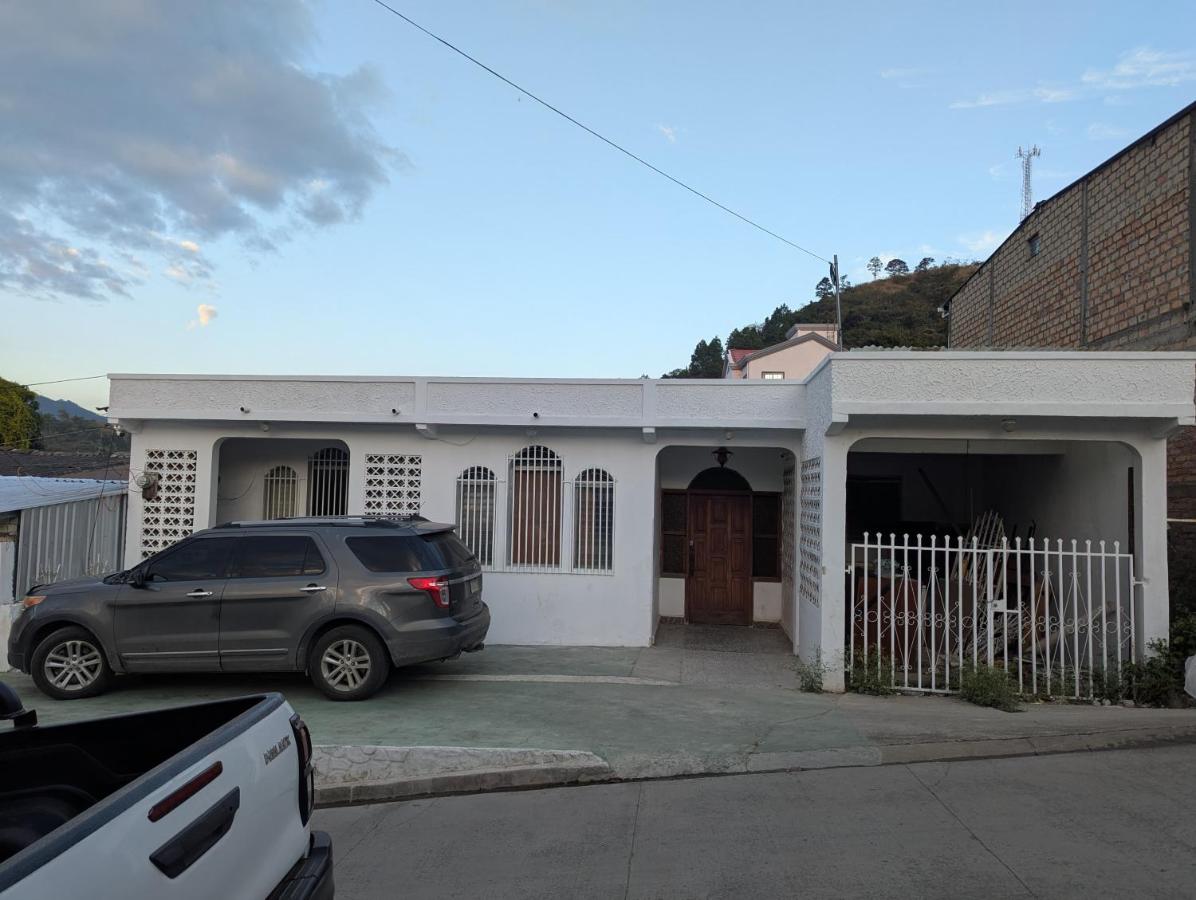 Céntrico y cómodo Apartamento en Danlí - B&B Danlí