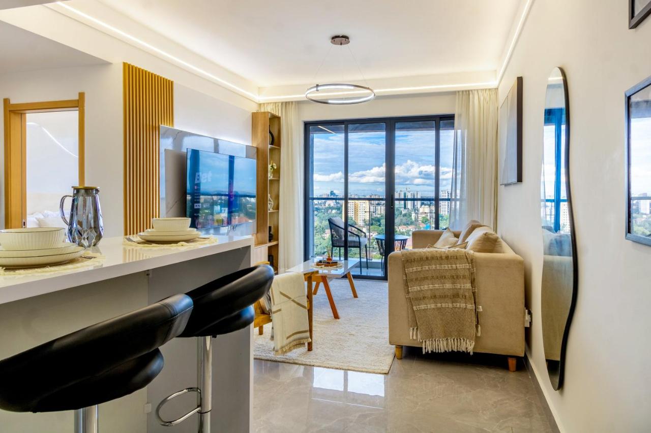 Near mall, free pool &gym access, city view - B&B Nairobi