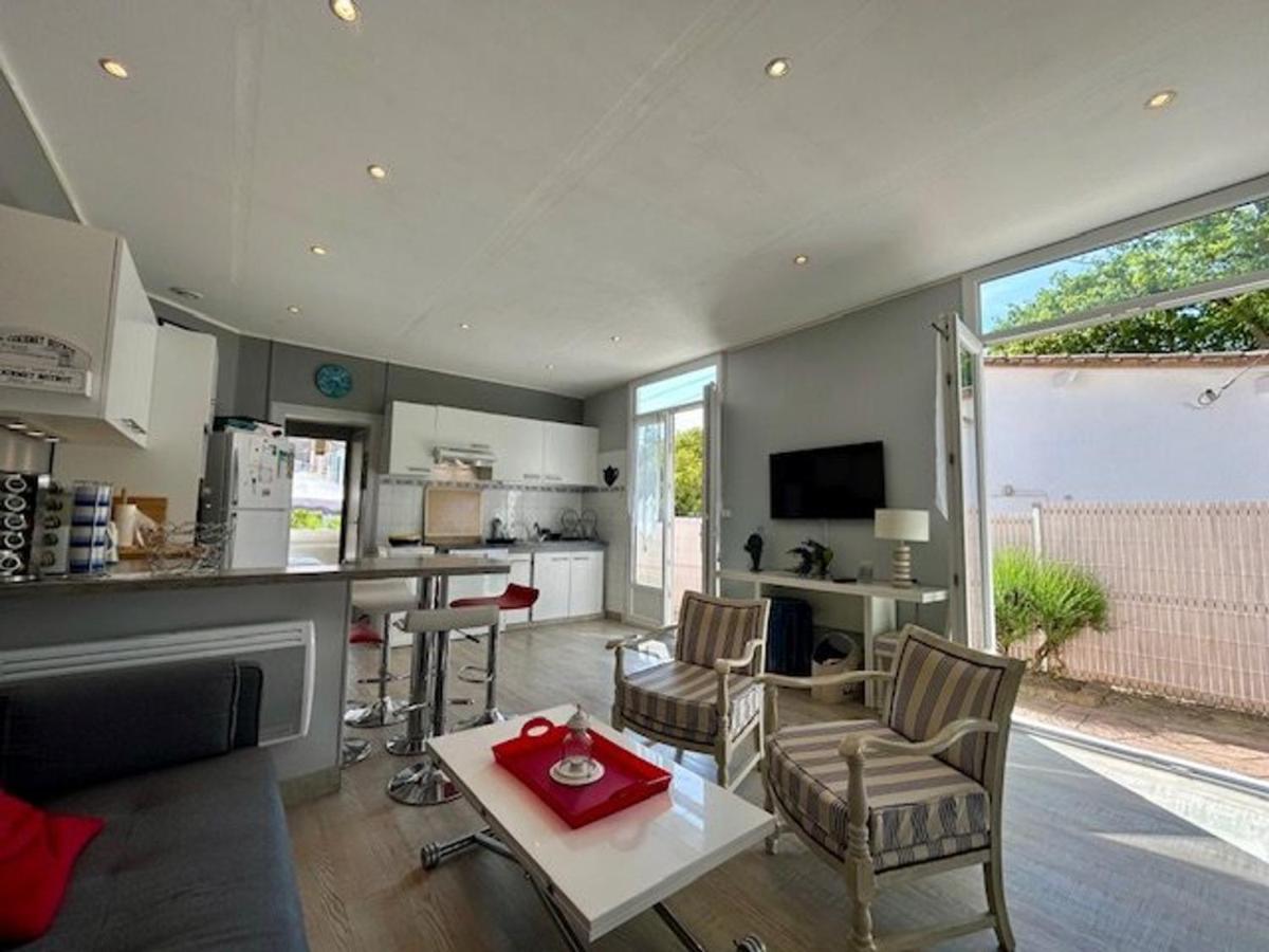 Villa 1926 à Royan/Pontaillac, proche plage et commerces, 3 ch, parking privé, cuisine équipée. - FR-1-494-147 - Chambres d’hôtes