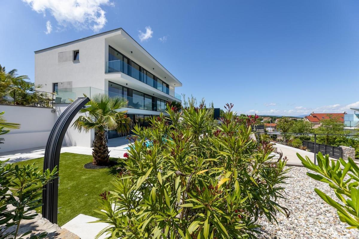 Brand new apartment "Z" with swimming pool by EL-PI Tours - B&B