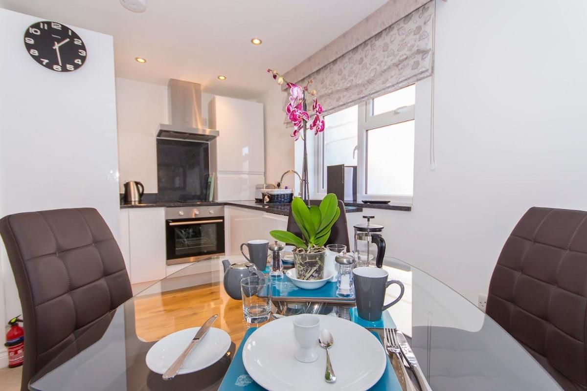 Luxury lower ground floor apartment walled area - Ferienwohnung