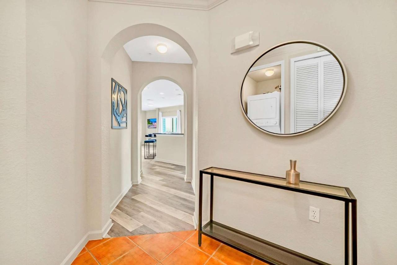 Modern Pet-Friendly - 2BR Condo - 6 mins from Disney - B&B Orlando