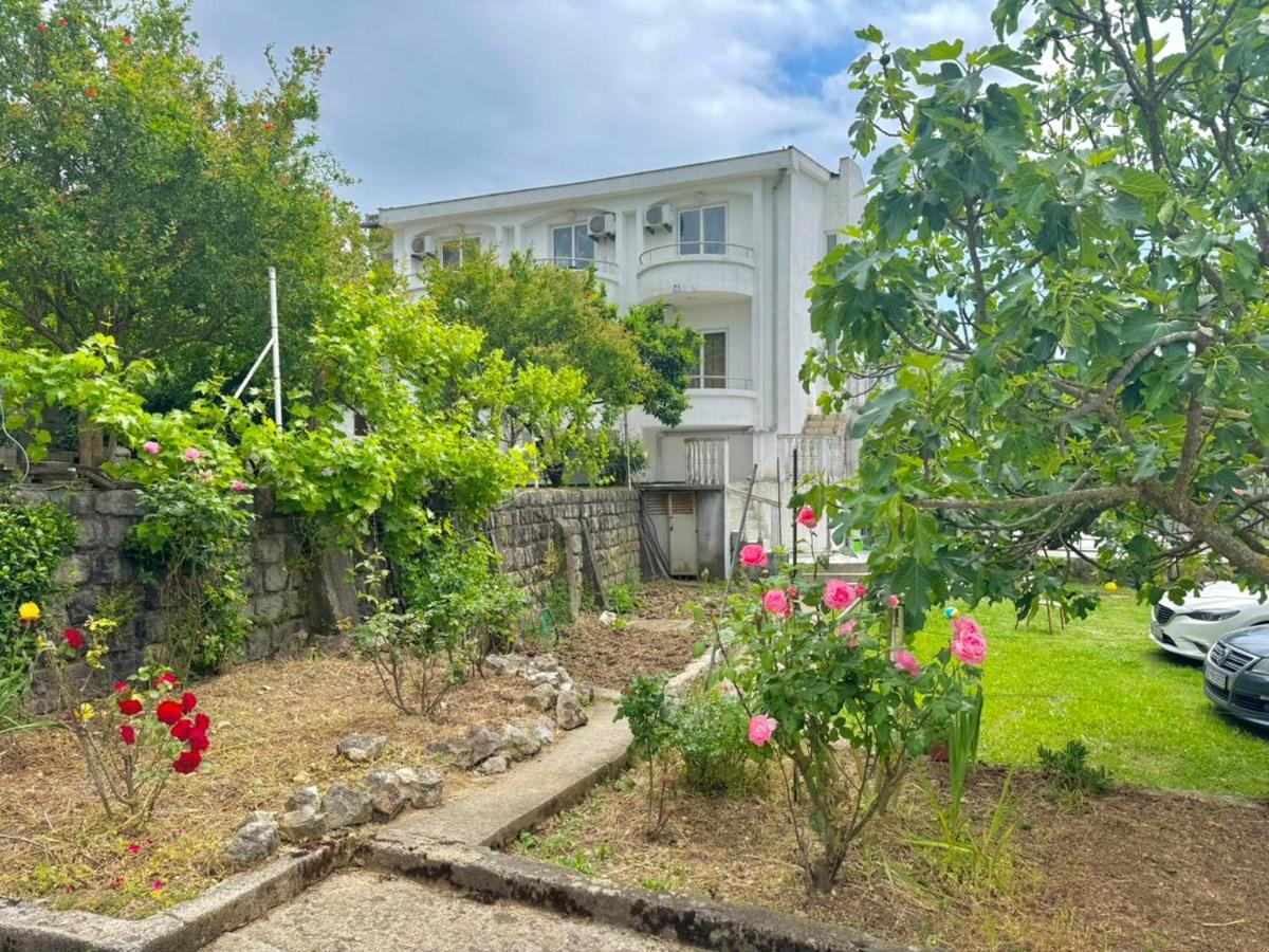 B&M Holiday Rooms - Bed and Breakfast Podlastva