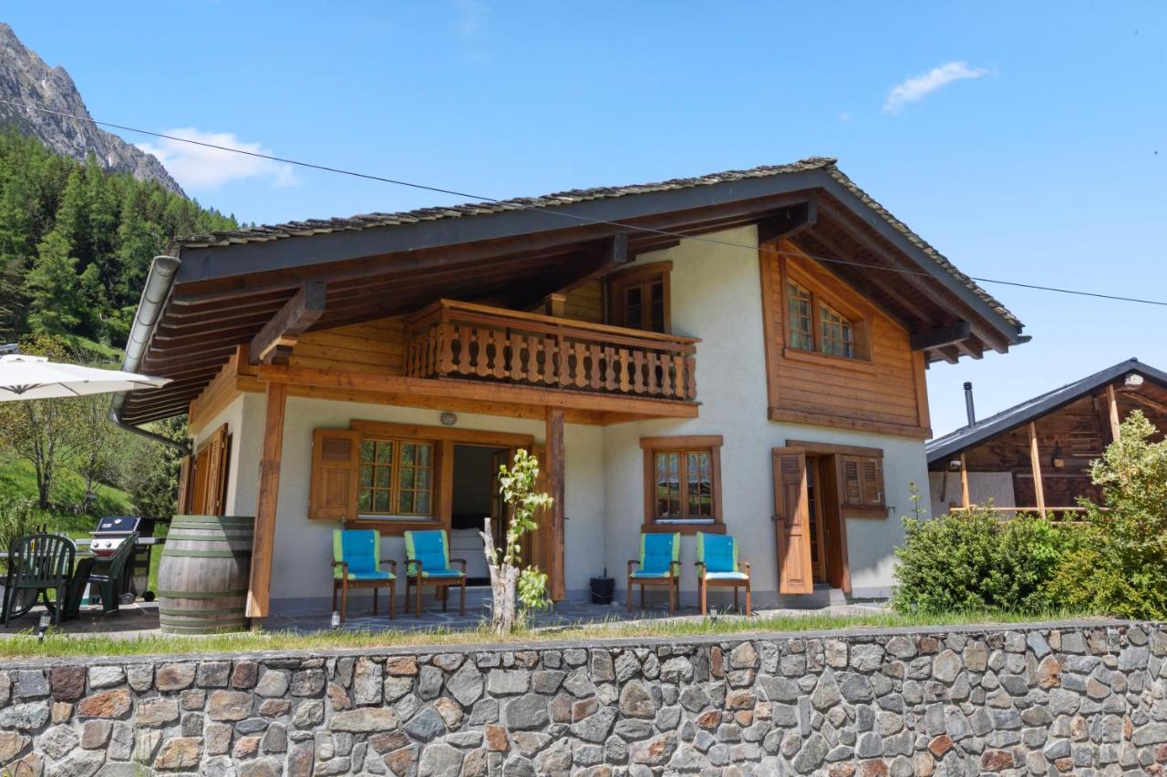 Chalet spacieux dans le Val Ferret - Chambres d’hôtes Orsières