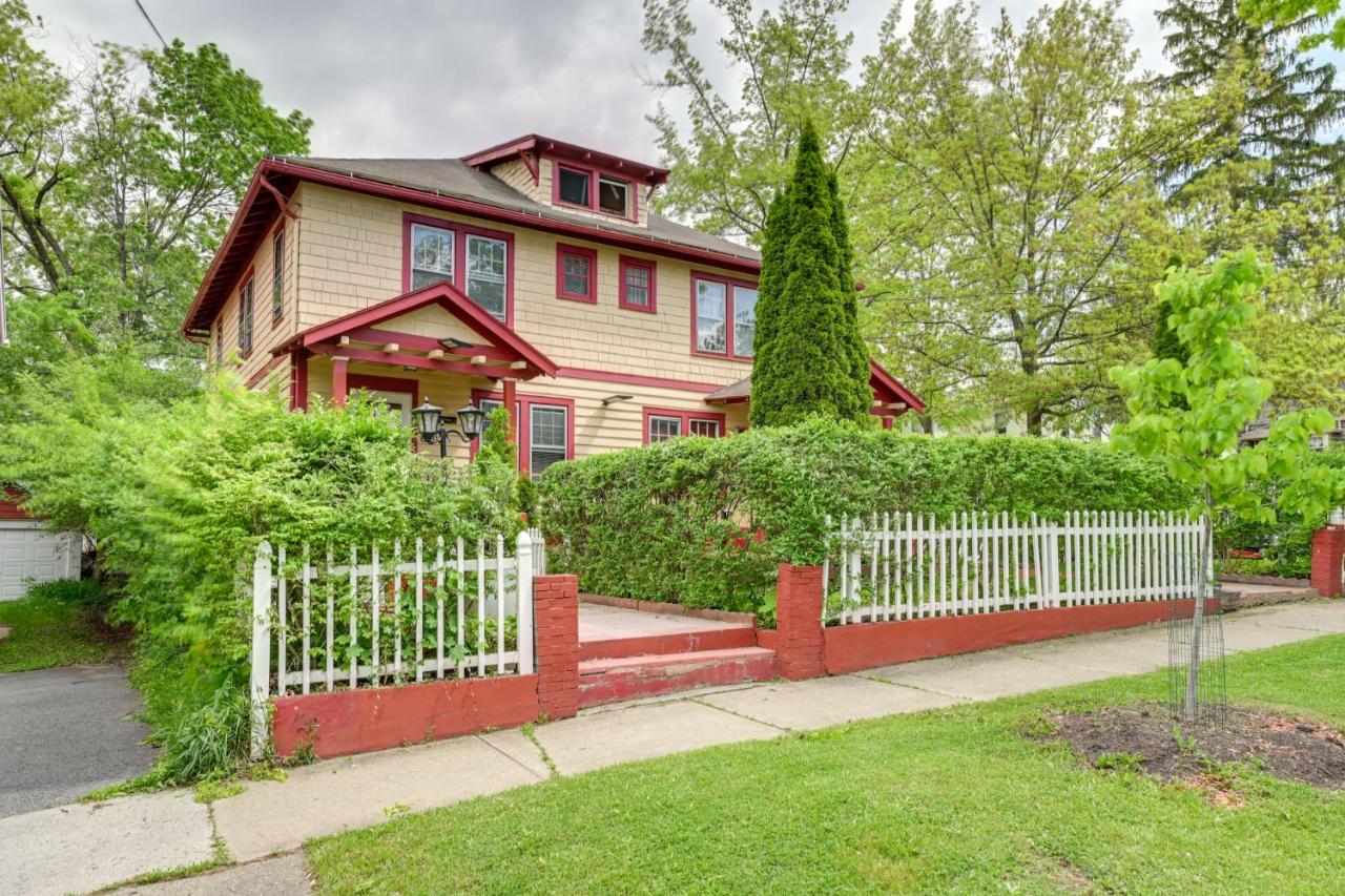 Walk to Cornell University Charming Duplex! - Ferienwohnung Ithaca