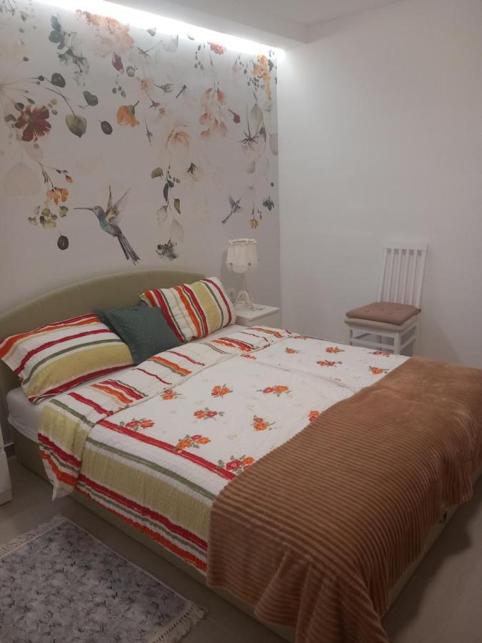 One-Bedroom Apartment with Terrace