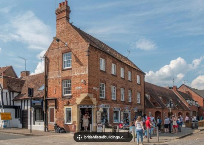 Shakespeare's Writing Den On Riverside - B&B