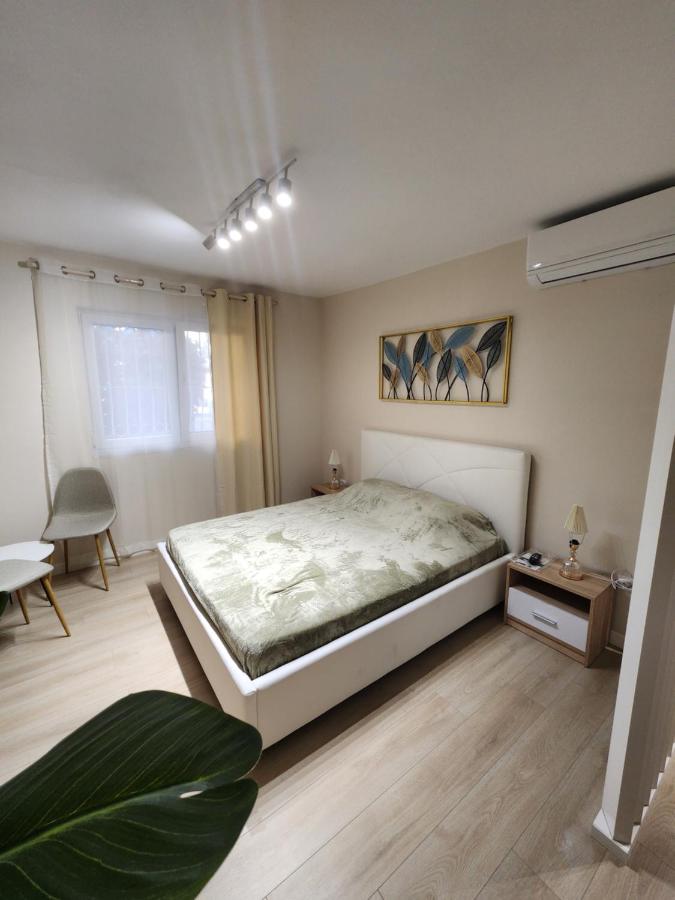 Ne Tirane Apartament - B&B