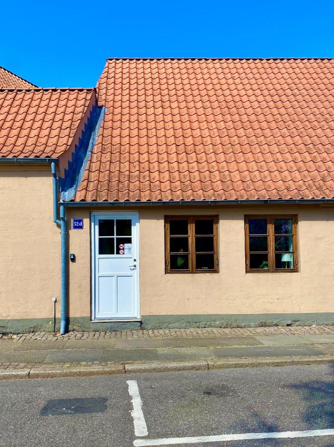 Apartment #1 with Wifi, close to city center, Beach and forrest - B&B
