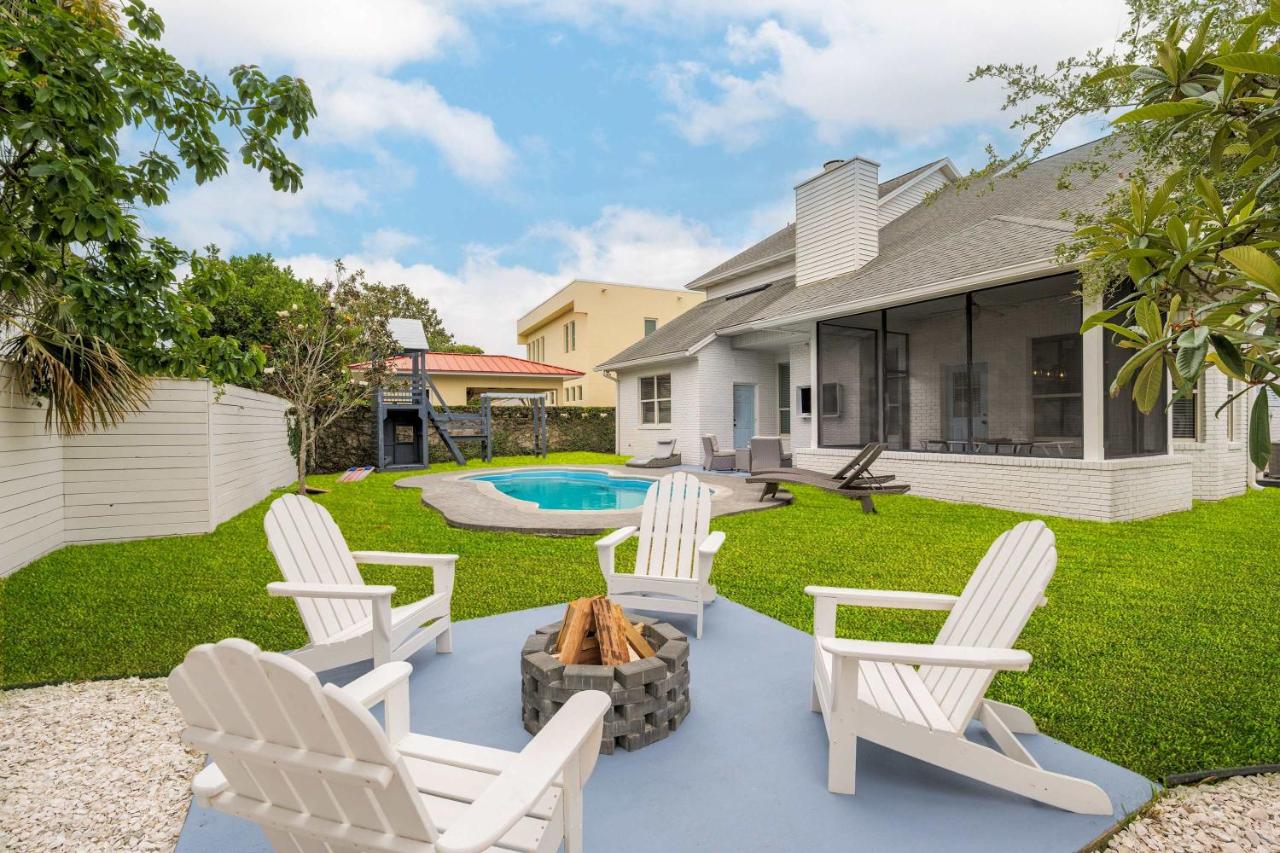 AquaTerra Heated Pool Beachside and Game Room - B&B