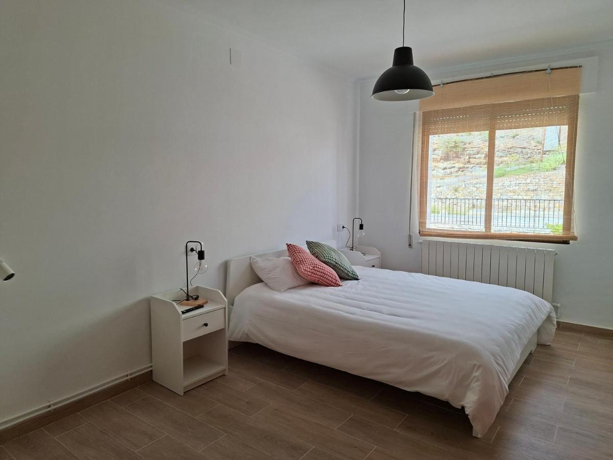 Alojamiento Rural El Castillo - Ferienwohnung Castillo de Villamalefa