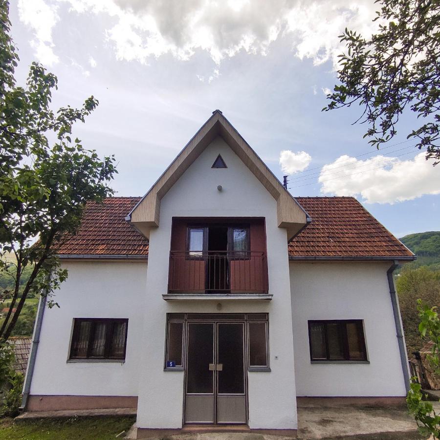 Porodična Oaza Kosjerić - Family House - Ferienwohnung Kosjerić