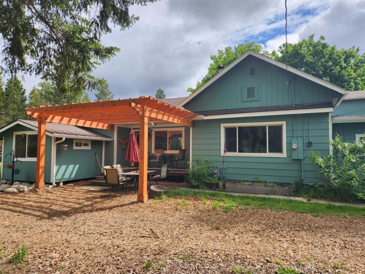 Charming Home Minutes From Rathdrum - B&B