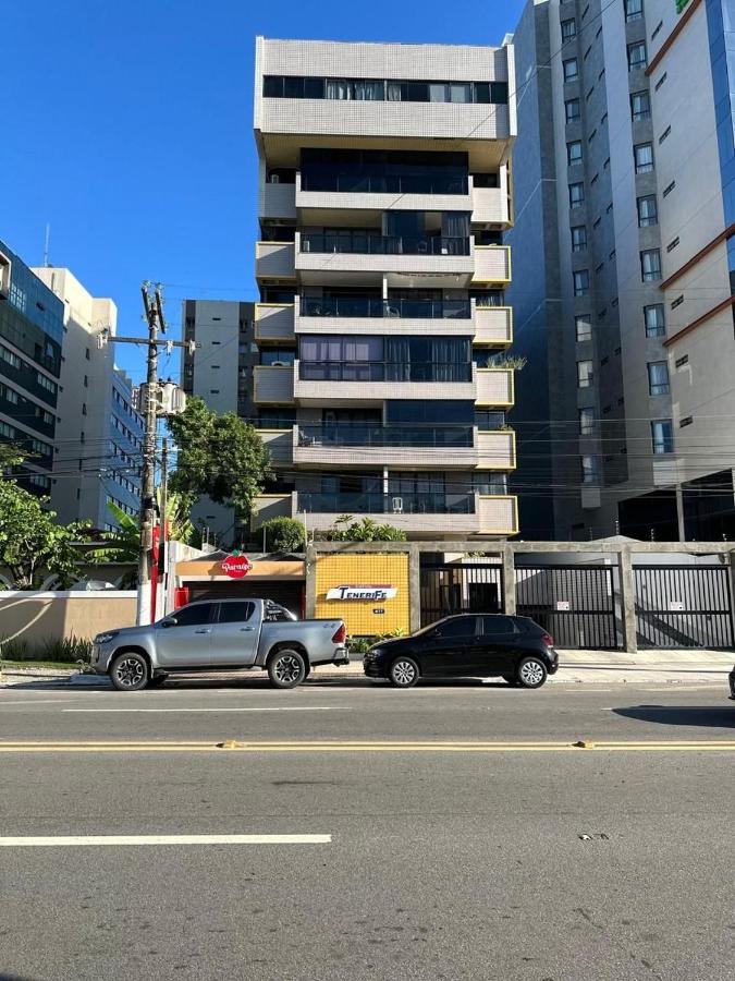 Apartamento à beira mar de Pajuçara com varanda privativa e Wi-Fi rápido - B&B Maceió