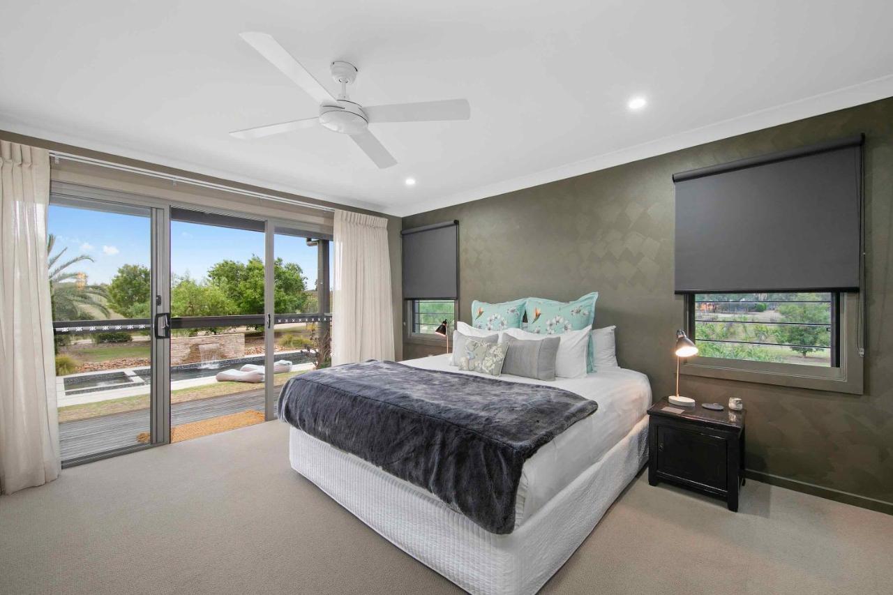 Lilies Poolside Villa - B&B Lovedale