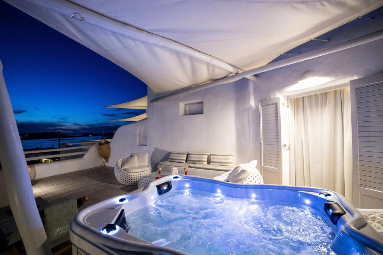 Suite con bañera exterior de hidromasaje y vistas al mar