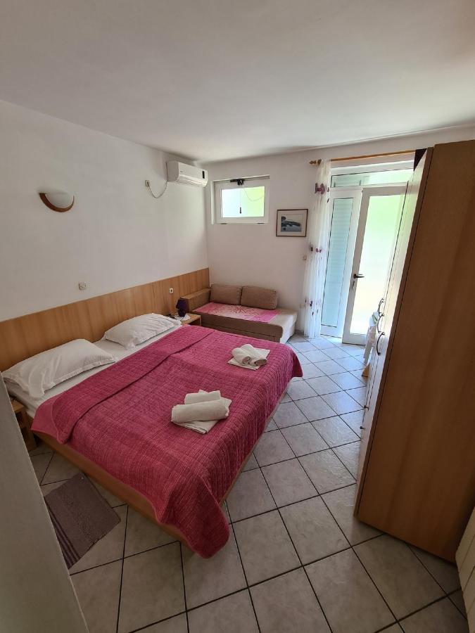 Apartment 9