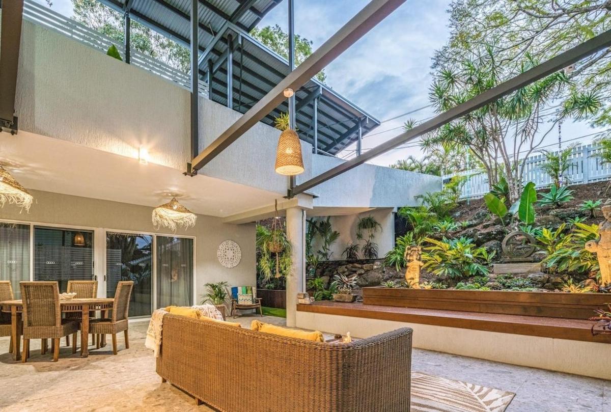 6 Bedroom Oasis in Burleigh Heads - B&B