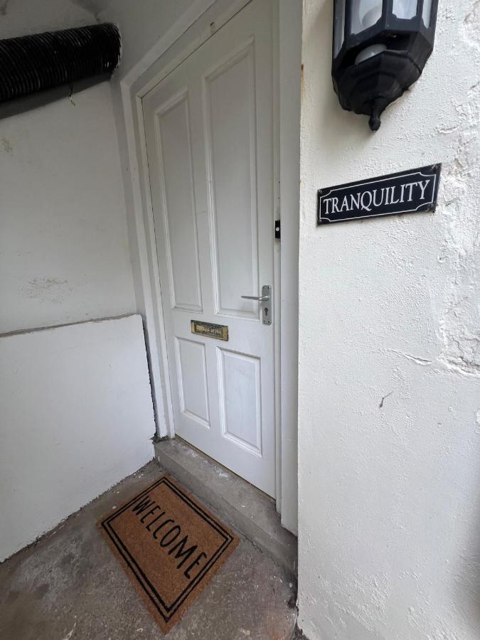 Stylish flat with parking, stones throw to the beach - Chambres d'hôtes Filey