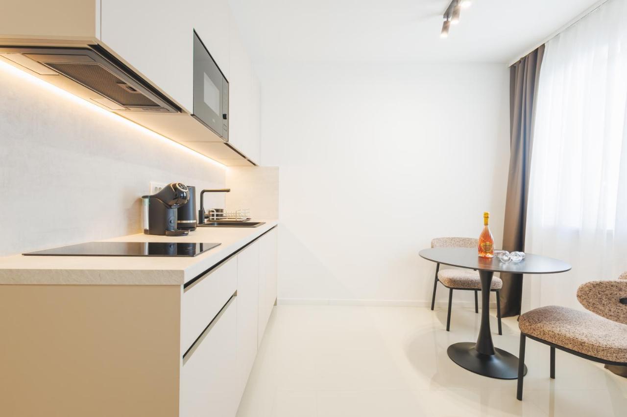 Deluxe Studio 1