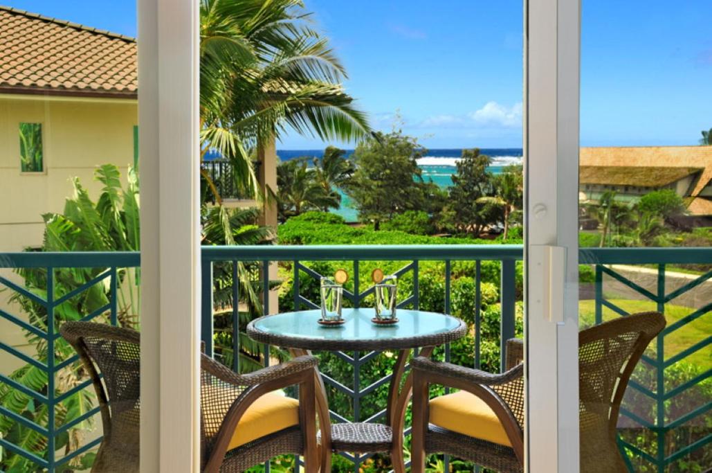 Waipouli Beach Resort Penthouse Beautiful Oceanview Aloha! AC Pool - Bed and Breakfast
